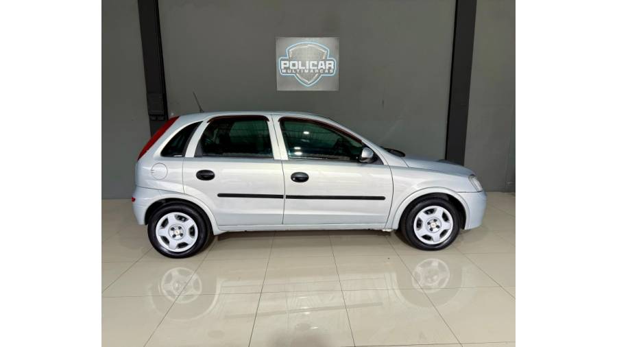 CHEVROLET - CORSA - 2002/2002 - Prata - R$ 19.900,00