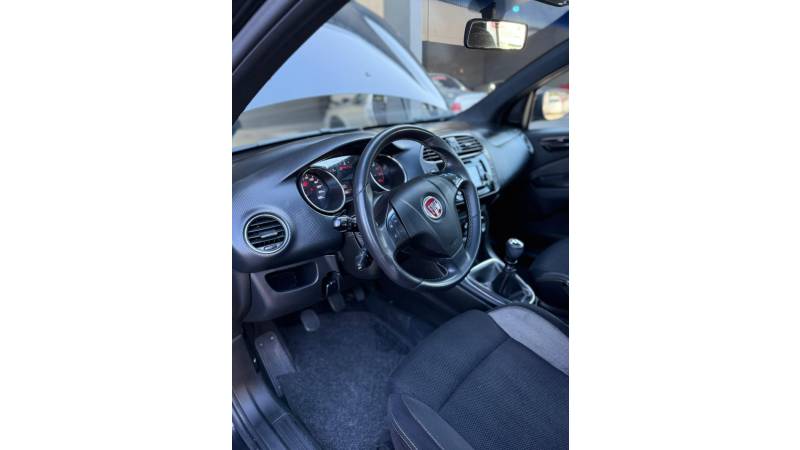 FIAT - BRAVO - 2016/2016 - Preta - R$ 56.900,00