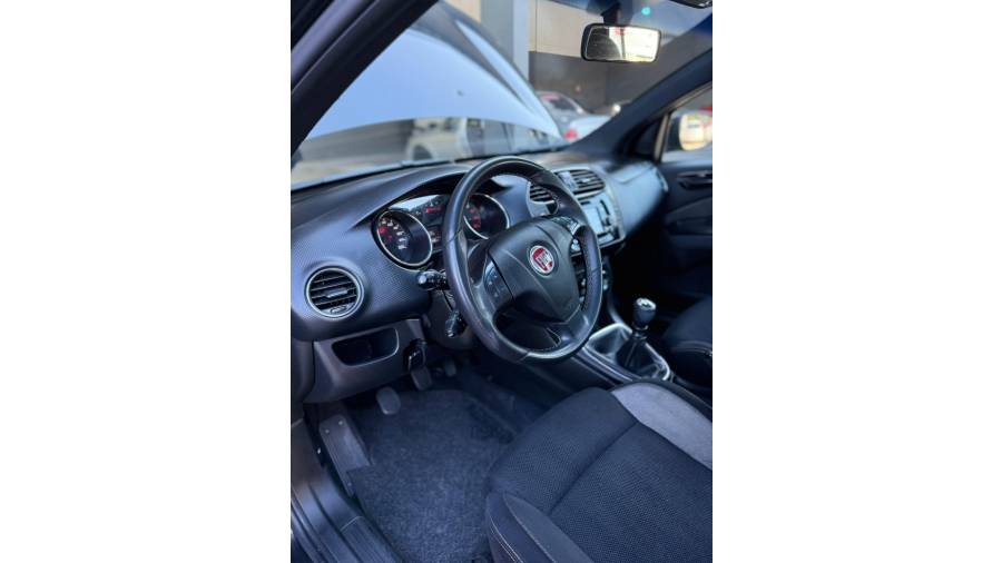 FIAT - BRAVO - 2016/2016 - Preta - R$ 56.900,00
