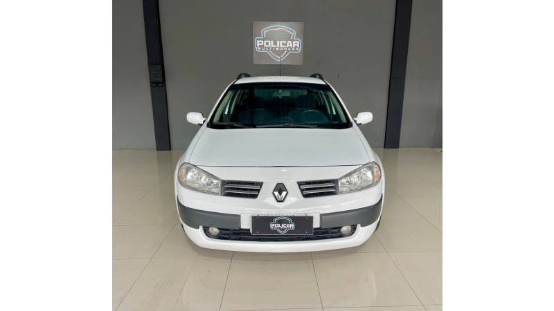 RENAULT - MÉGANE - 2011/2012 - Branca - R$ 34.900,00