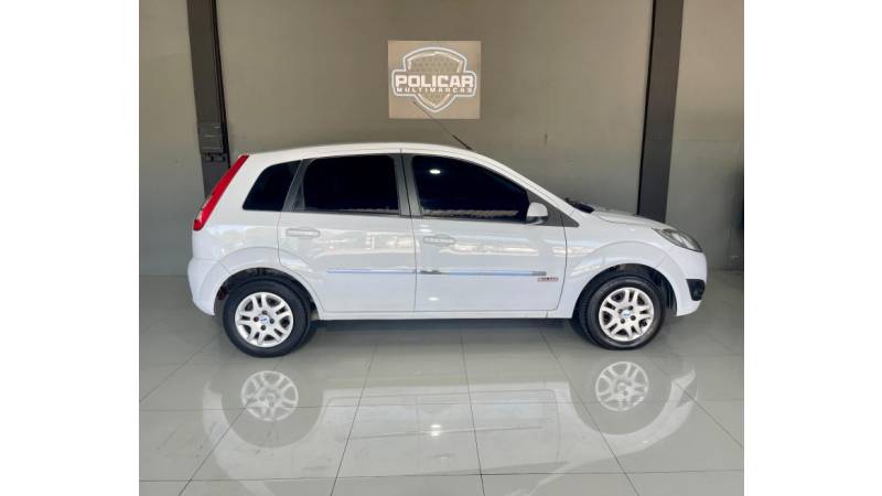 FORD - FIESTA - 2011/2011 - Branca - R$ 29.900,00