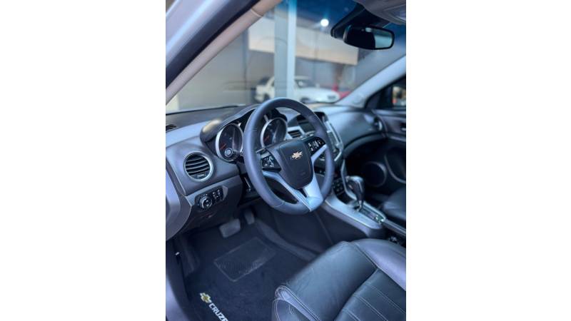 CHEVROLET - CRUZE - 2013/2013 - Prata - R$ 61.900,00