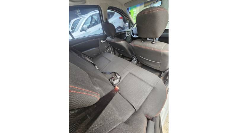 RENAULT - SANDERO - 2010/2010 - Prata - R$ 28.900,00