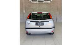FORD - FOCUS - 2005/2005 - Prata - R$ 24.900,00