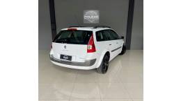 RENAULT - MÉGANE - 2011/2012 - Branca - R$ 34.900,00