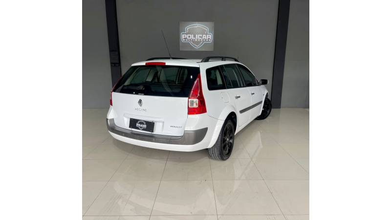 RENAULT - MÉGANE - 2011/2012 - Branca - R$ 34.900,00