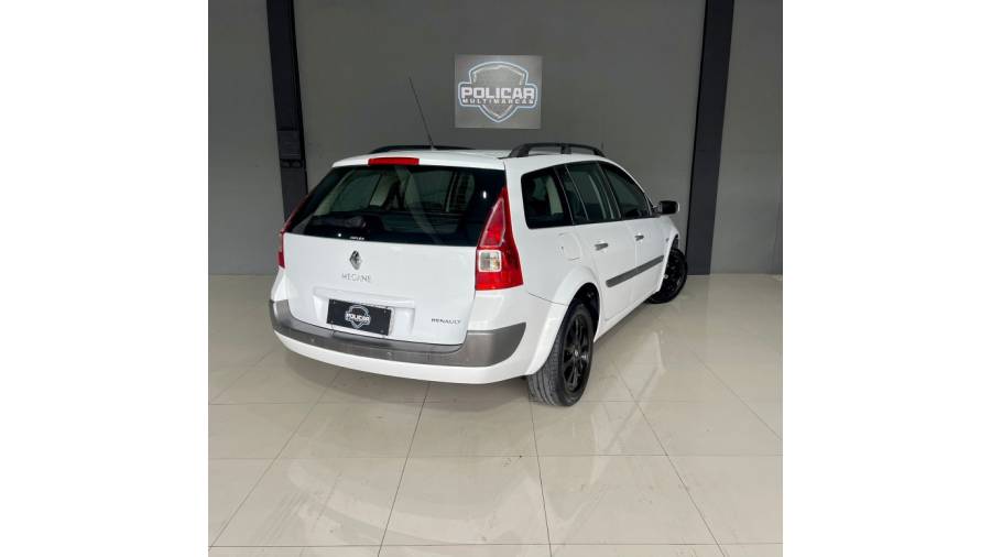 RENAULT - MÉGANE - 2011/2012 - Branca - R$ 34.900,00