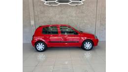 RENAULT - CLIO - 2009/2009 - Vermelha - R$ 17.900,00