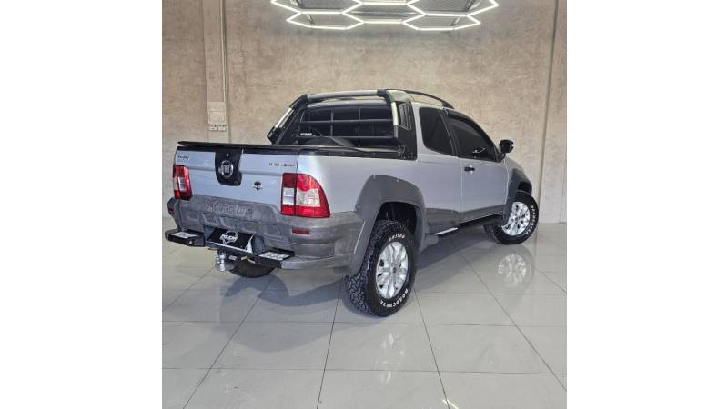FIAT - STRADA - 2013/2013 - Prata - R$ 52.900,00