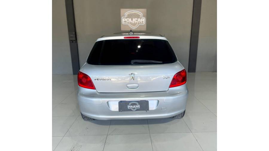 PEUGEOT - 307 - 2010/2011 - Prata - R$ 30.900,00