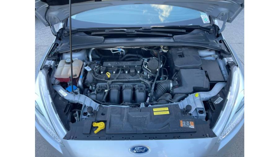 FORD - FOCUS - 2016/2016 - Prata - R$ 63.900,00
