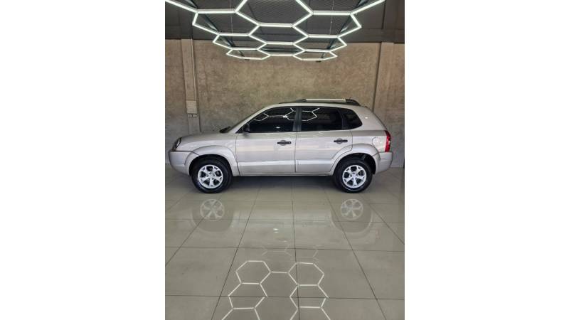 HYUNDAI - TUCSON - 2010/2010 - Bege - R$ 39.900,00
