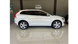 VOLVO - XC60 - 2015/2015 - Branca - R$ 91.900,00