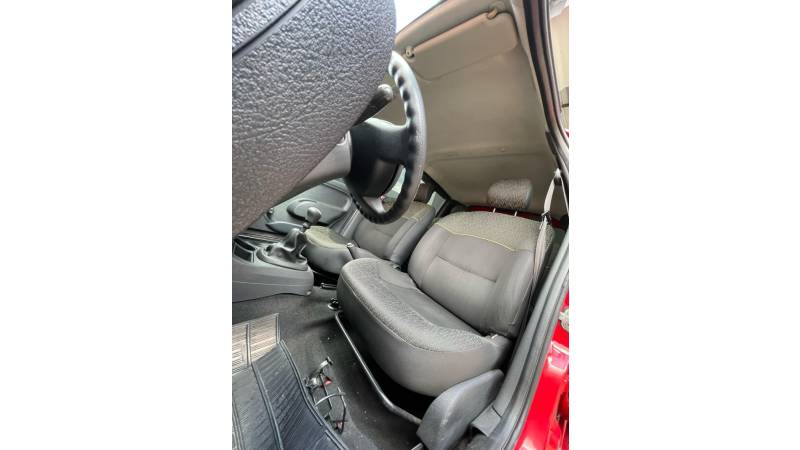 RENAULT - CLIO - 2014/2014 - Vermelha - R$ 27.900,00