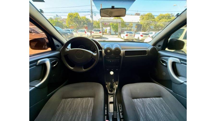 RENAULT - SANDERO - 2012/2013 - Preta - R$ 27.900,00