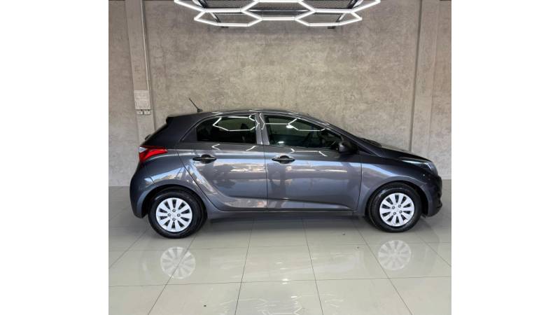 HYUNDAI - HB20 - 2015/2015 - Cinza - R$ 44.900,00