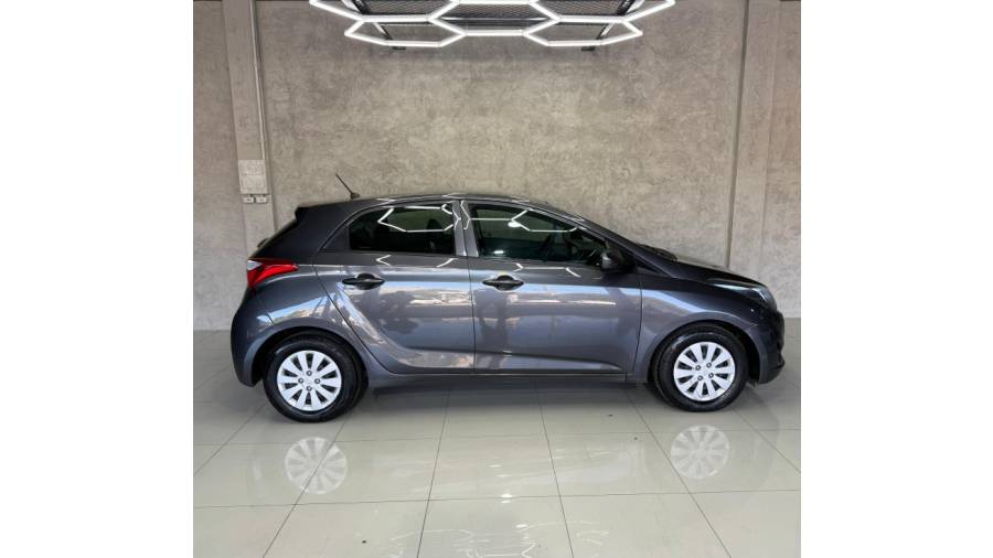 HYUNDAI - HB20 - 2015/2015 - Cinza - R$ 44.900,00