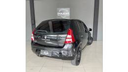 RENAULT - SANDERO - 2013/2013 - Preta - R$ 23.900,00