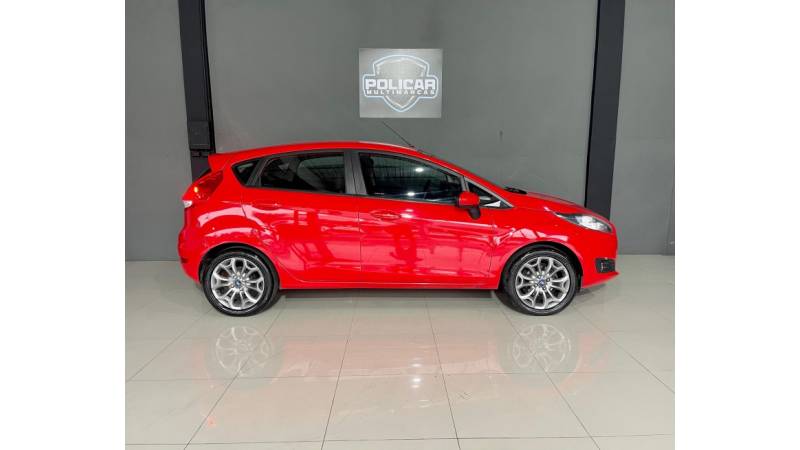 FORD - FIESTA - 2013/2014 - Vermelha - R$ 42.900,00