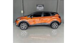 RENAULT - CAPTUR - 2017/2018 - Laranja - R$ 72.900,00