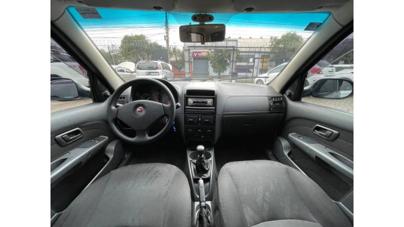 FIAT - SIENA - 2012/2012 - Prata - R$ 30.900,00