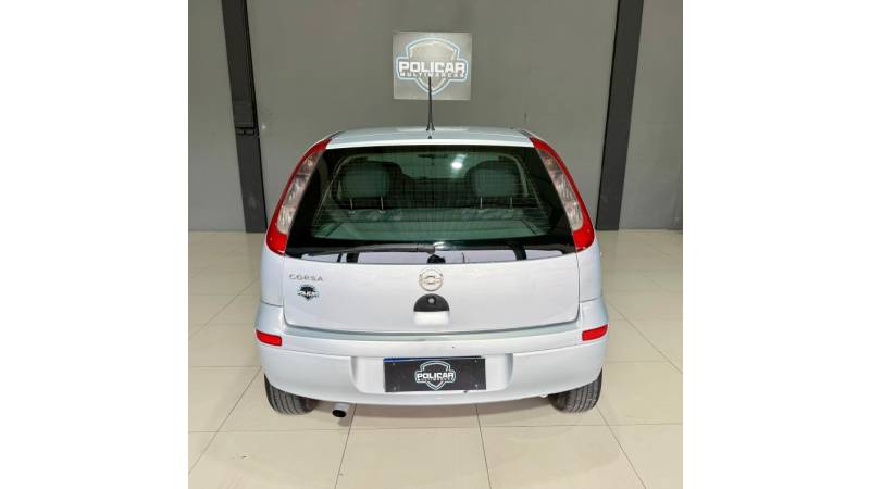 CHEVROLET - CORSA - 2002/2002 - Prata - R$ 19.900,00