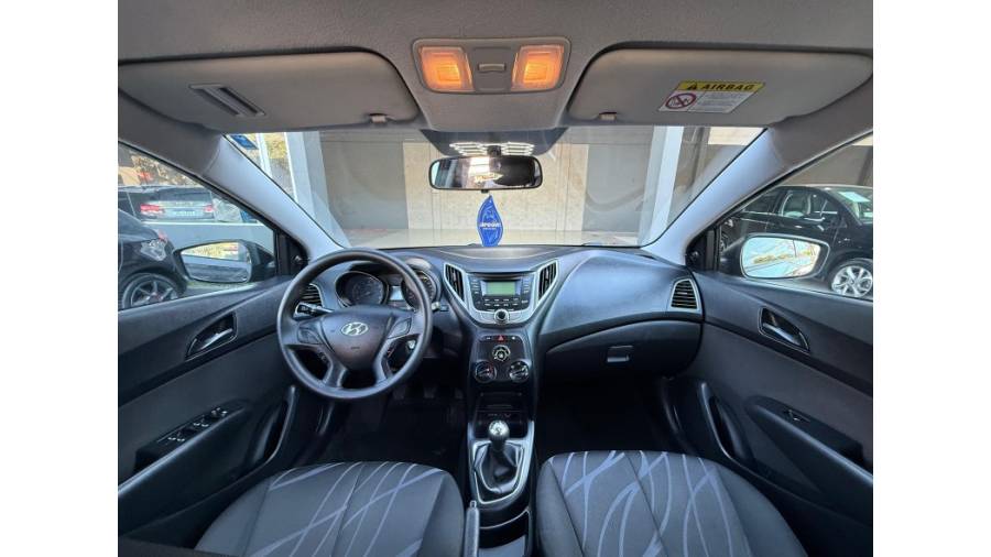 HYUNDAI - HB20 - 2015/2015 - Cinza - R$ 44.900,00
