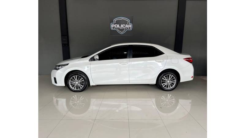 TOYOTA - COROLLA - 2015/2016 - Branca - R$ 85.900,00