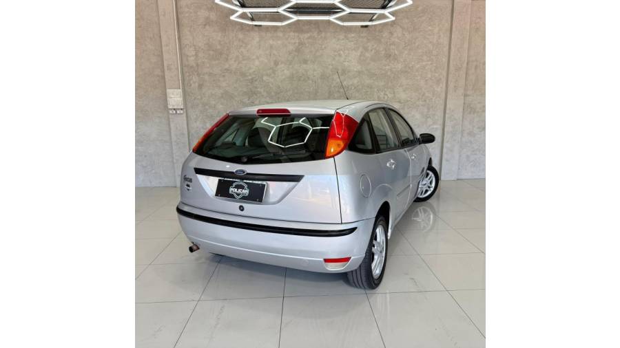 FORD - FOCUS - 2005/2005 - Prata - R$ 24.900,00
