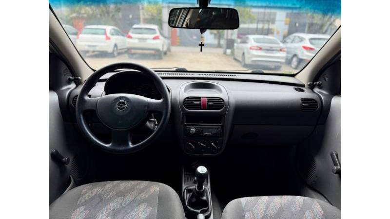 CHEVROLET - CORSA - 2002/2002 - Prata - R$ 19.900,00