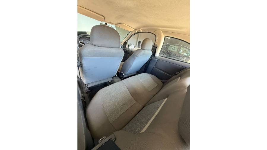 CHEVROLET - CELTA - 2012/2012 - Prata - R$ 21.900,00