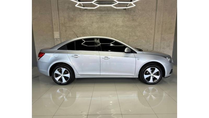 CHEVROLET - CRUZE - 2013/2013 - Prata - R$ 61.900,00