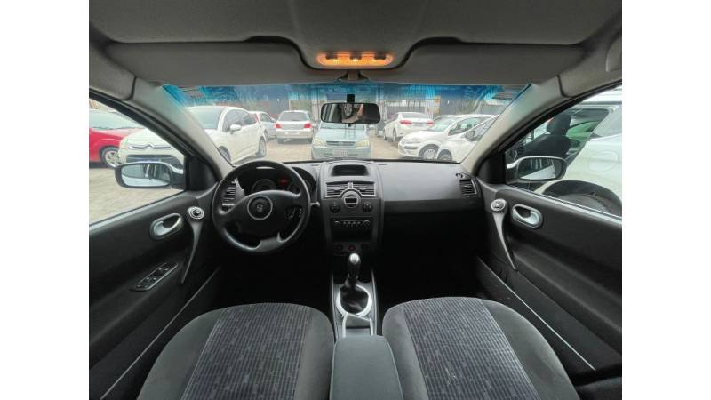 RENAULT - MÉGANE - 2011/2012 - Branca - R$ 34.900,00