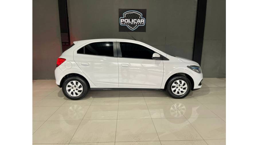 CHEVROLET - ONIX - 2014/2015 - Branca - R$ 46.900,00