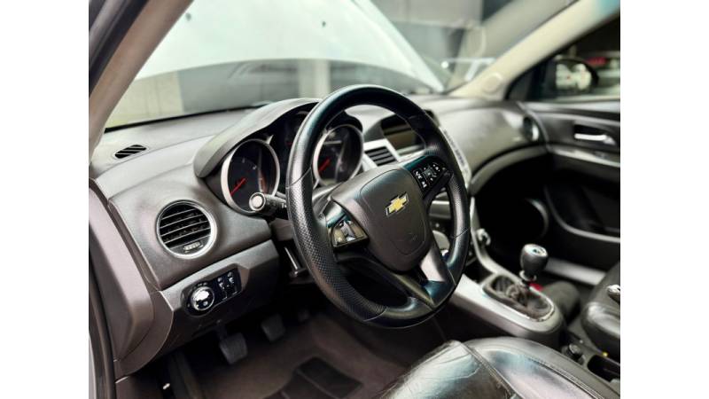 CHEVROLET - CRUZE - 2012/2012 - Cinza - R$ 53.900,00