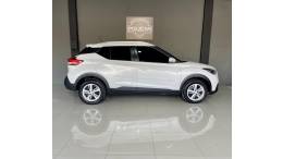 NISSAN - KICKS - 2018/2018 - Branca - R$ 72.500,00