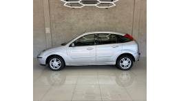 FORD - FOCUS - 2005/2005 - Prata - R$ 24.900,00
