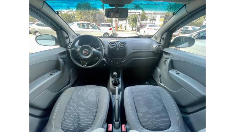 FIAT - PALIO - 2014/2015 - Branca - R$ 35.900,00