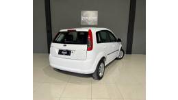 FORD - FIESTA - 2010/2011 - Branca - R$ 29.900,00