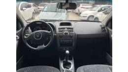 RENAULT - MÉGANE - 2011/2012 - Branca - R$ 34.900,00