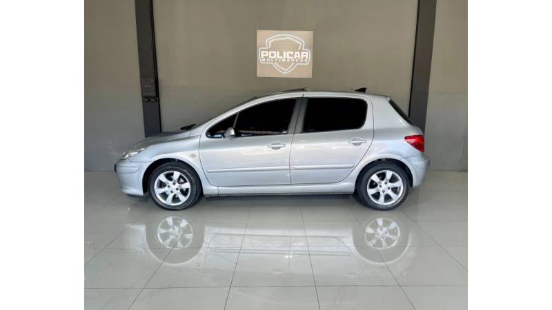 PEUGEOT - 307 - 2010/2011 - Prata - R$ 30.900,00