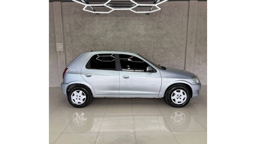 CHEVROLET - CELTA - 2011/2011 - Prata - R$ 27.900,00