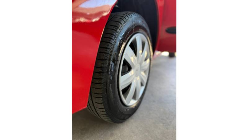RENAULT - CLIO - 2009/2009 - Vermelha - R$ 17.900,00