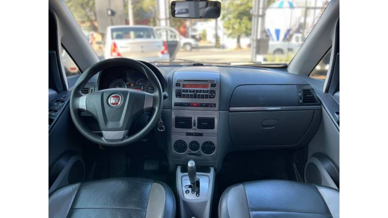 FIAT - IDEA - 2010/2011 - Vermelha - R$ 34.900,00