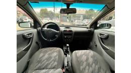 CHEVROLET - CORSA - 2002/2002 - Prata - R$ 19.900,00