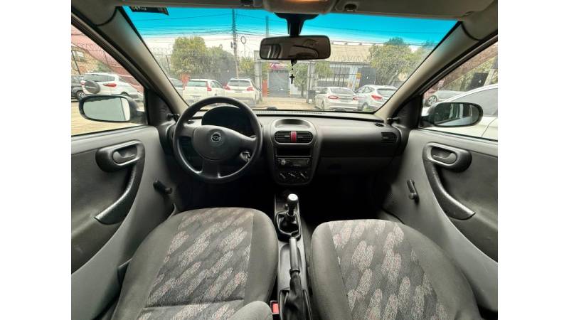 CHEVROLET - CORSA - 2002/2002 - Prata - R$ 19.900,00