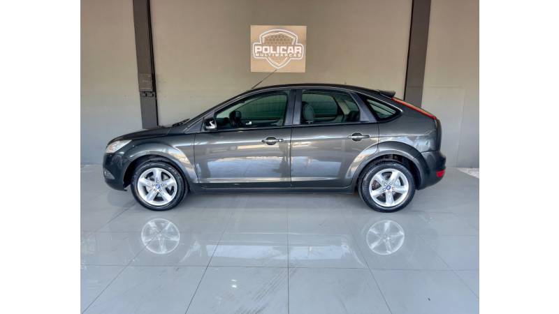 FORD - FOCUS - 2012/2013 - Cinza - R$ 40.900,00