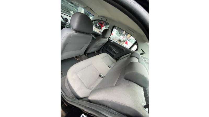 VOLKSWAGEN - VOYAGE - 2010/2011 - Branca - R$ 26.900,00