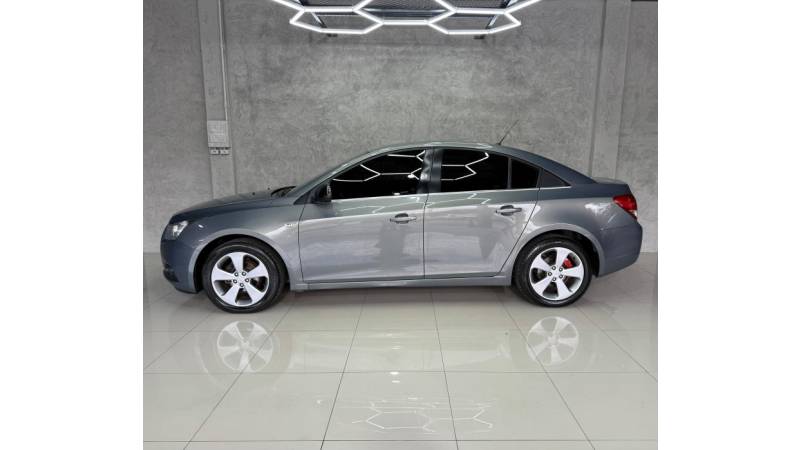 CHEVROLET - CRUZE - 2012/2012 - Cinza - R$ 53.900,00