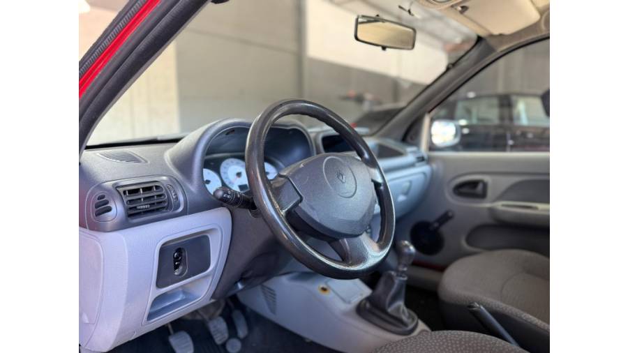 RENAULT - CLIO - 2009/2009 - Vermelha - R$ 17.900,00